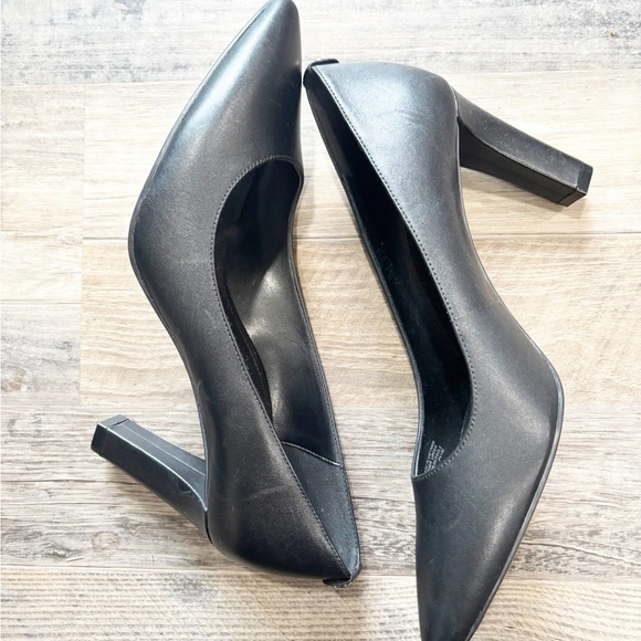 MICHAEL MICHAEL KORS Abbi Flex Leather Pump - Picture 7 of 8